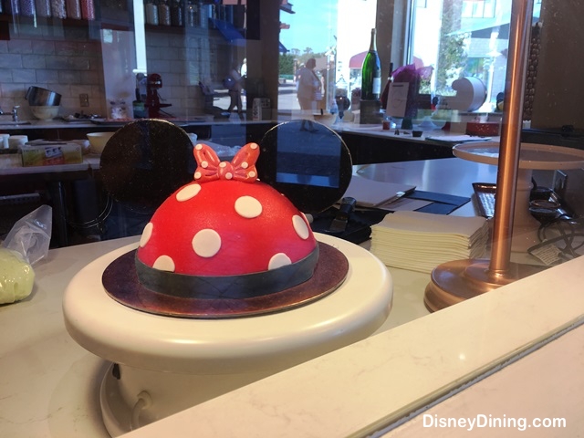 Cake Decorating at Disney Springs