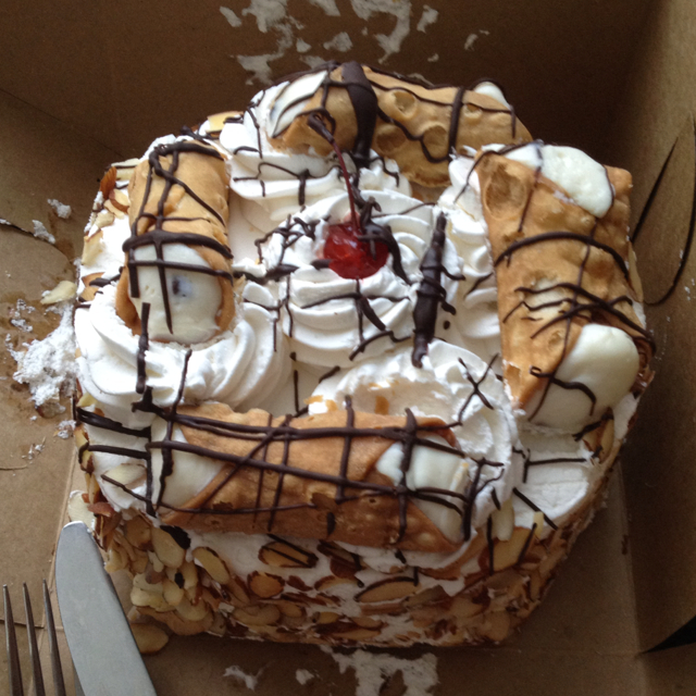 Carlo's Bakery Cannoli Cake