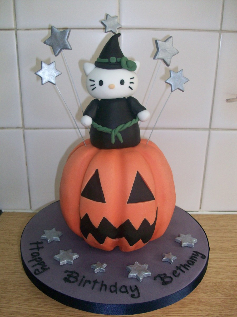 Halloween Hello Kitty Cake