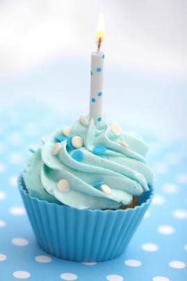 4 Photos of 4 Blue Birthday Cupcakes