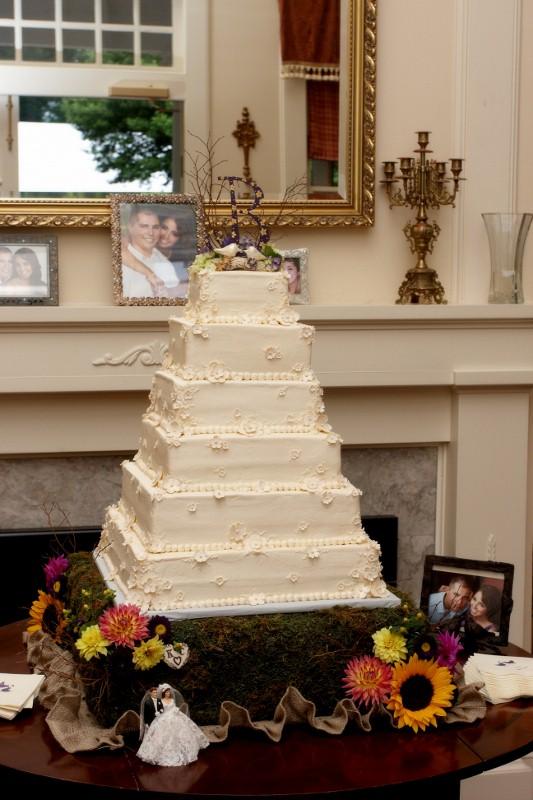 Square Wedding Cakes with Burlap