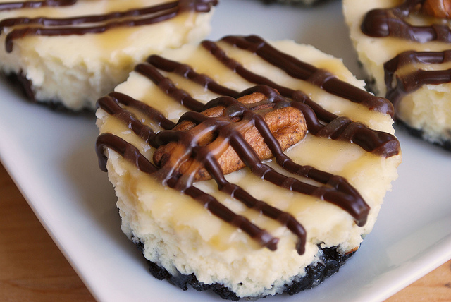 10 Photos of Mini Turtle Cheesecakes