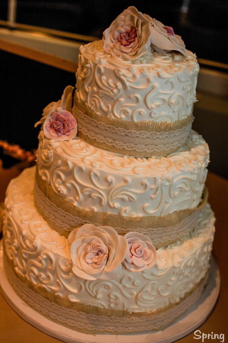 Wedding Cake with Burlap