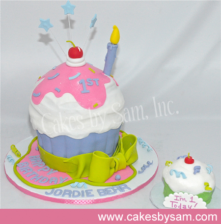 1st Birthday Giant Cupcake Cake