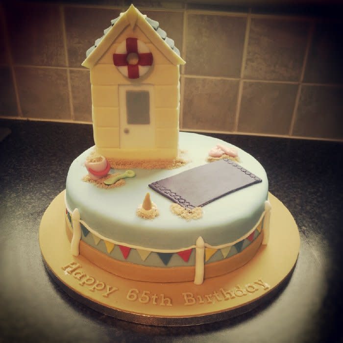 Beach Hut Cake