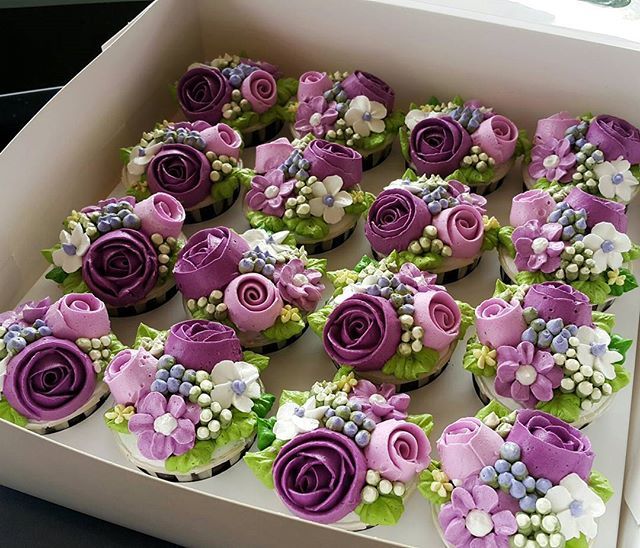 Cupcakes with Flowers