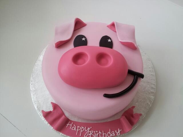 Cute Pig Birthday Cake