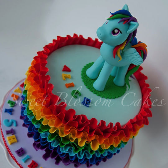 My Little Pony Rainbow Dash Cake