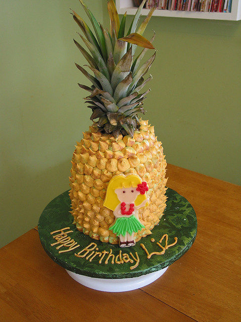 5 Photos of Cakes Decorated Like Pineapple