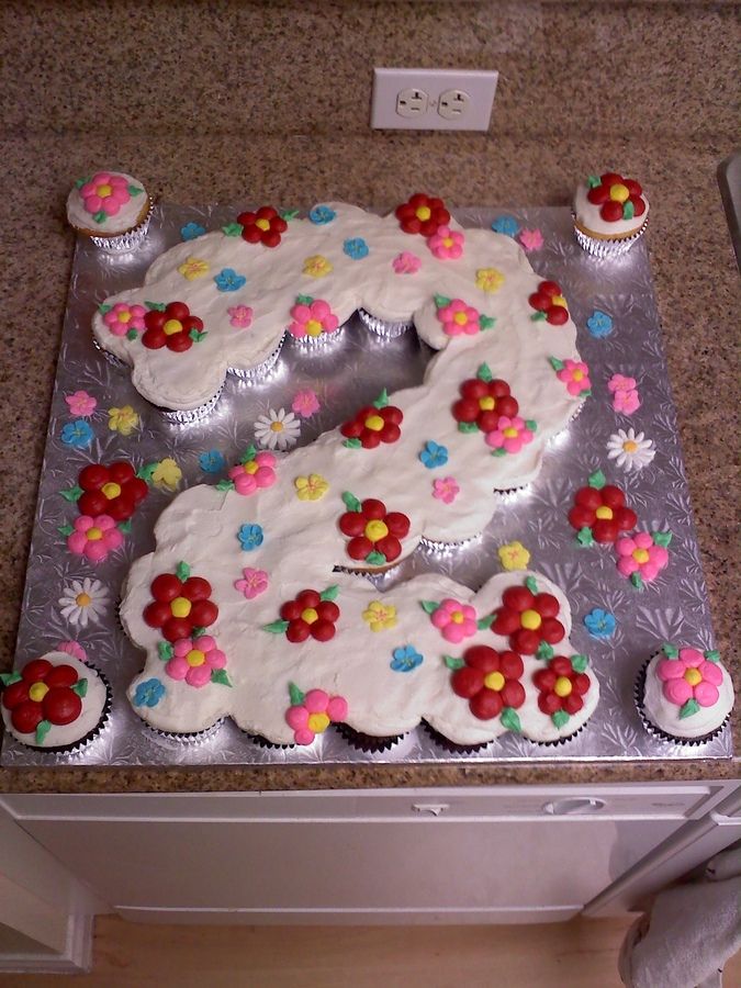 Pull-A-Part Cupcake Cake 2