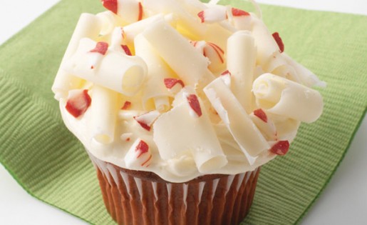 Red Velvet White Chocolate Cupcakes with Frosting