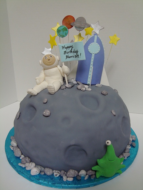 Spaceship Birthday Cake