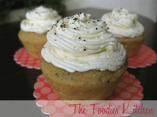 Whipped Cream Topping for Cupcakes