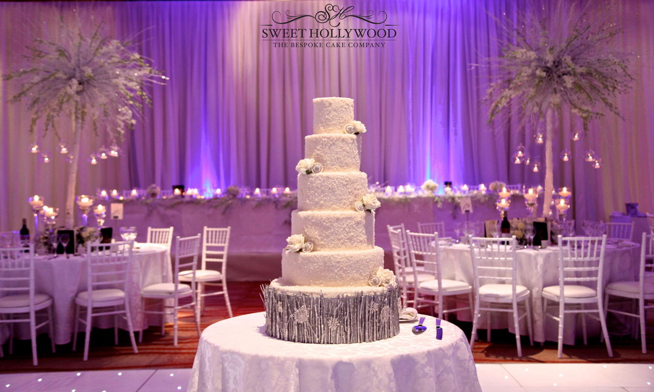 Winter-Themed Wedding Cake