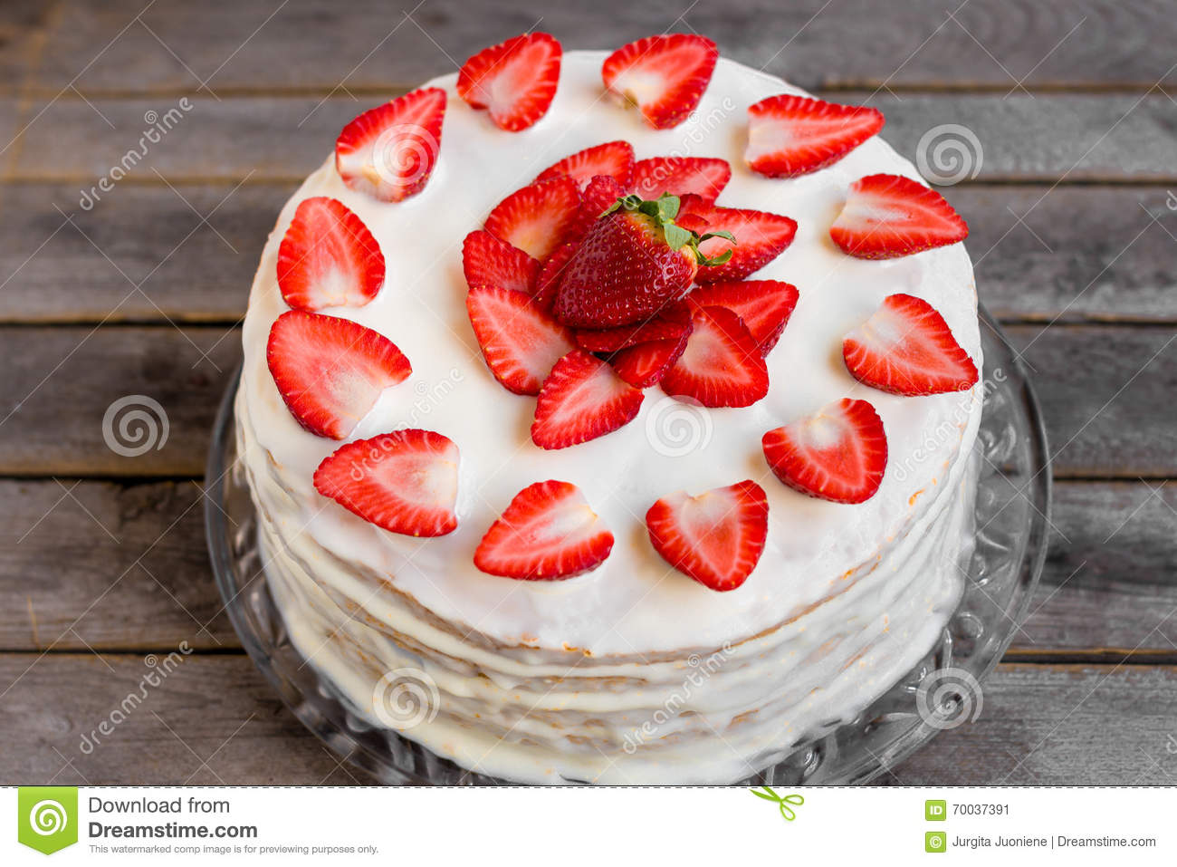 Decorate Chocolate Cake with Strawberries