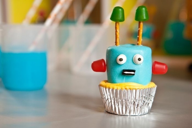 DIY Robot Cupcakes