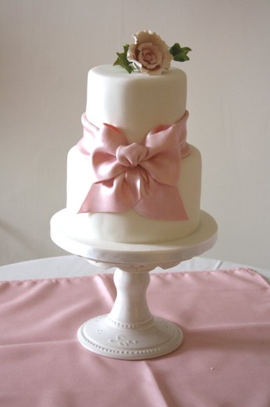 Elegant Two Tier Wedding Cakes