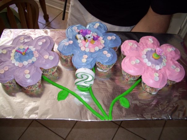 6 Photos of Homemade Birthday Cupcakes