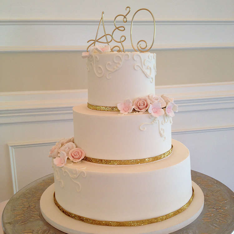 9 Traditional White Wedding Cakes With Ribbon Photo Simple 3