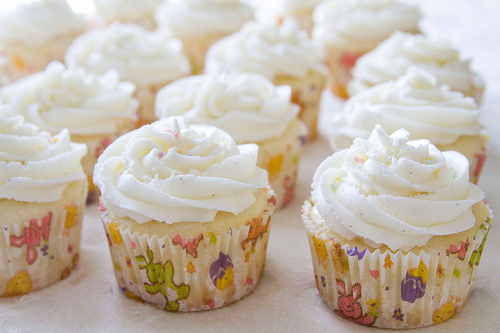 Lemon Cupcakes with Buttercream Frosting