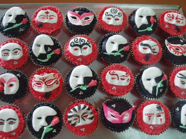 Phantom of the Opera Cake Cupcakes