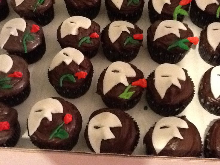 Phantom of the Opera Cake Cupcakes