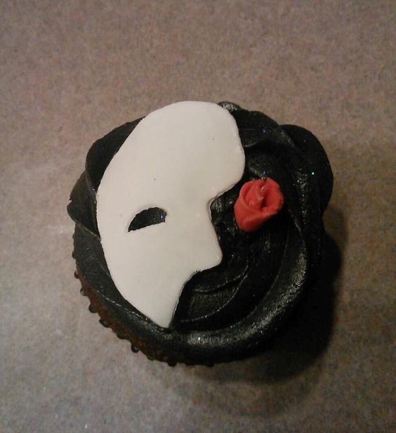 Phantom of the Opera Cupcakes