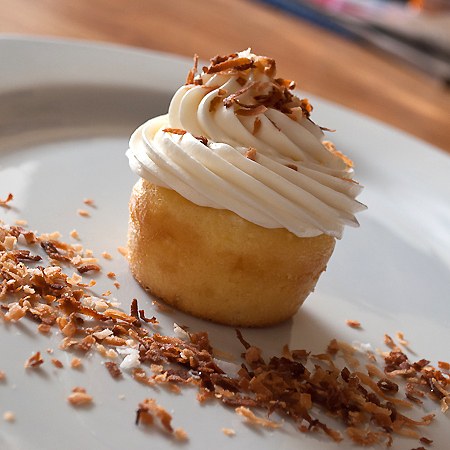 Pineapple Cupcakes with Cream Cheese Frosting