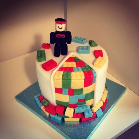 Roblox Birthday Cake