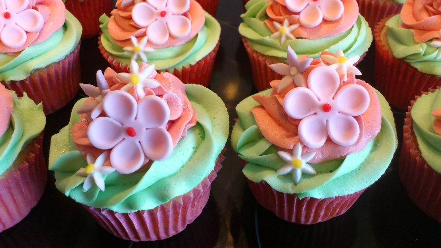 Tinkerbell Cupcake Birthday Cake