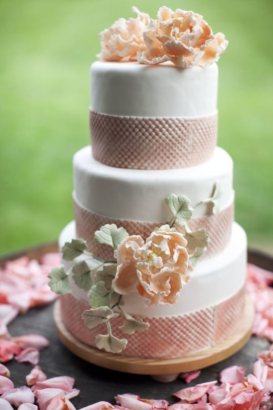 9 Photos of Beautiful Christian Cakes