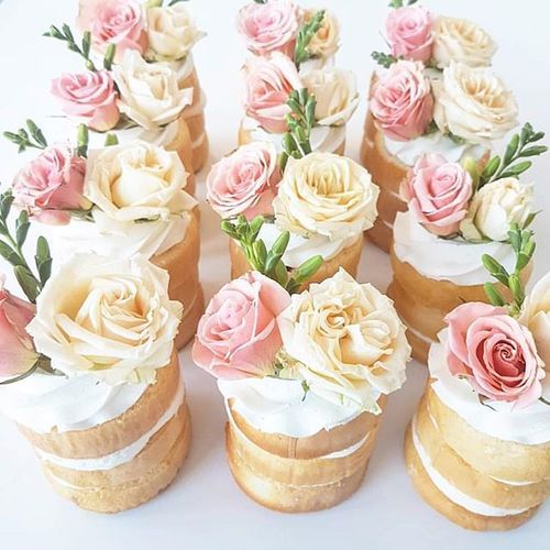 Buttercream Mini Wedding Cakes