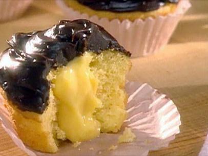 7 Photos of Cream Filled Cupcakes Pioneer Woman