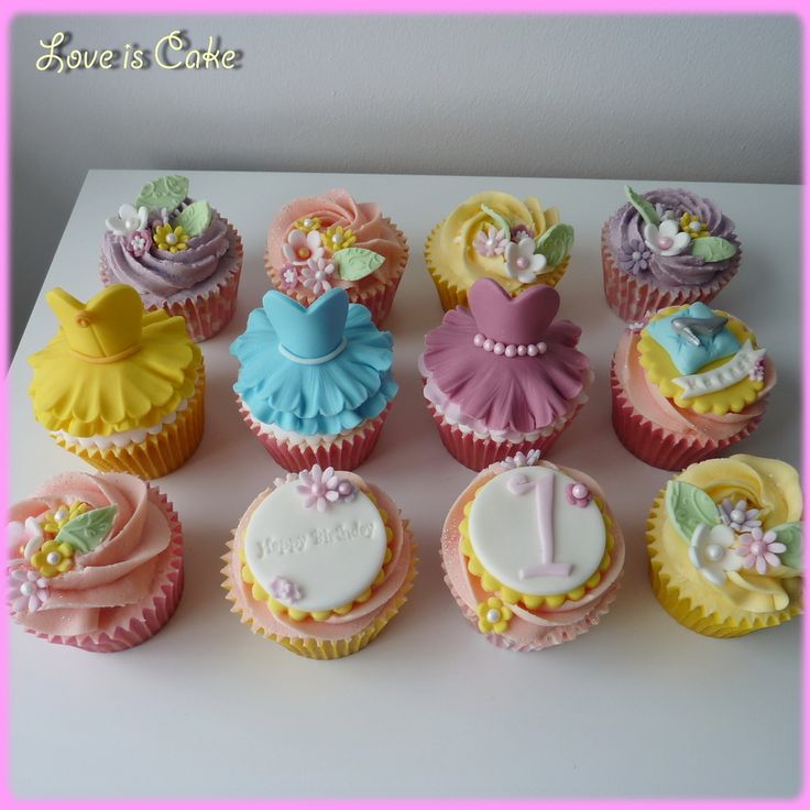 Disney Princess Birthday Cake & Cupcakes