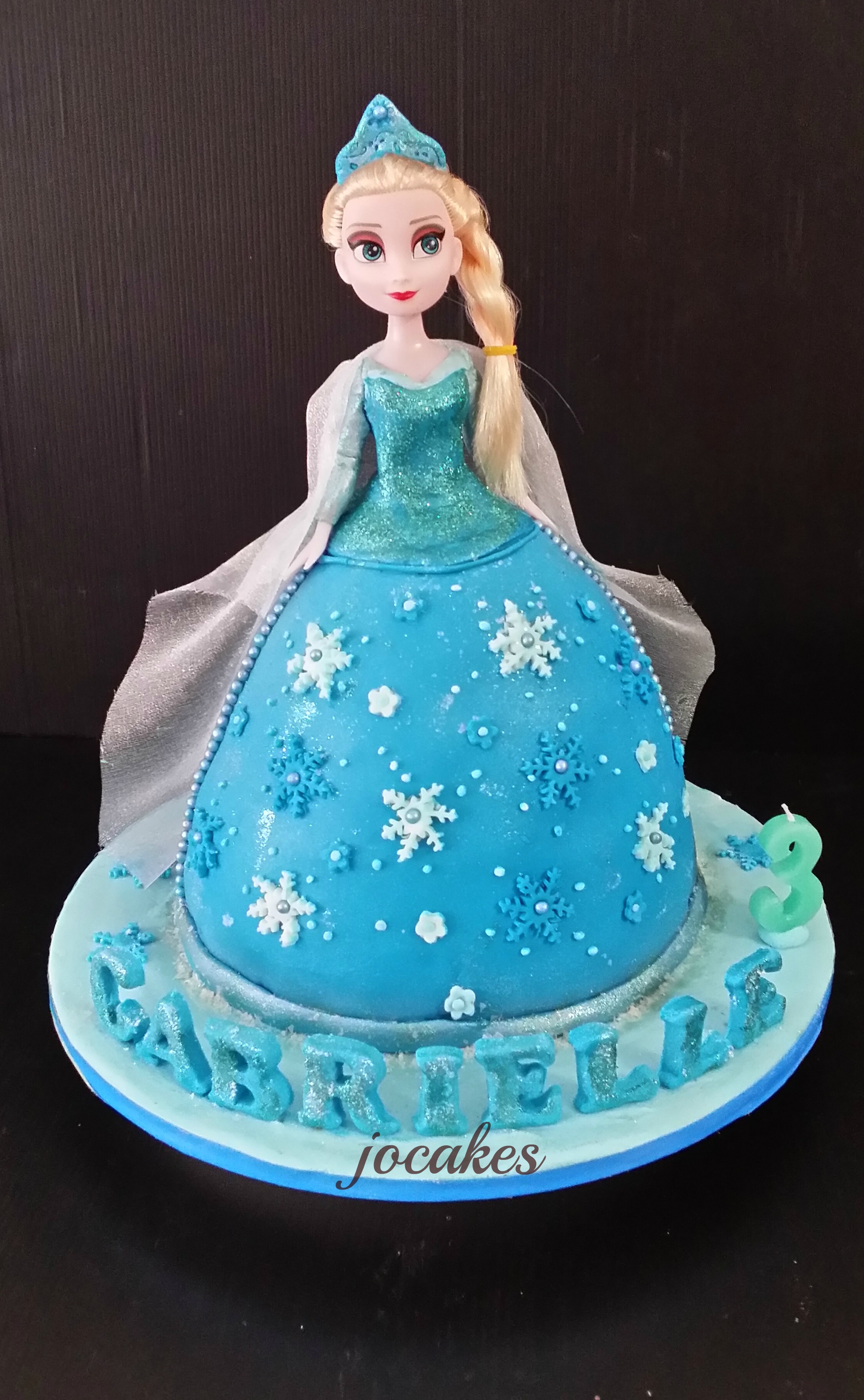 Frozen Elsa Doll Birthday Cake