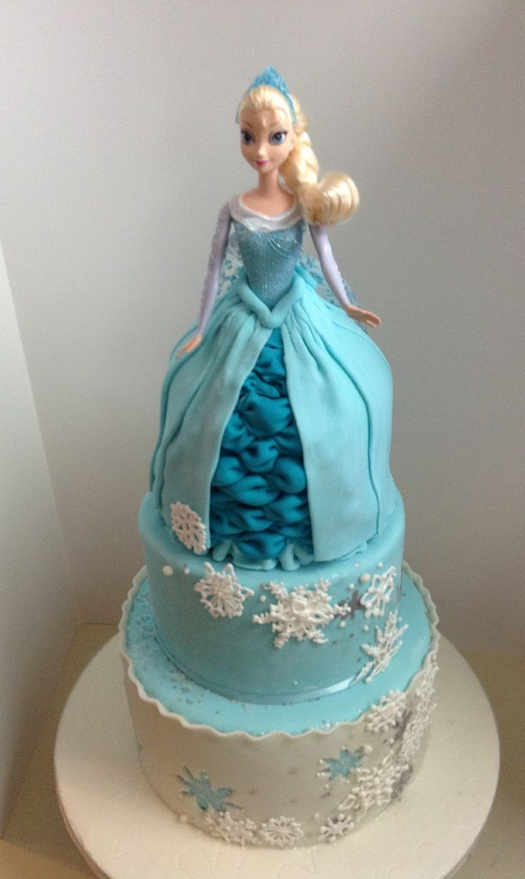 Frozen Elsa Doll Cake