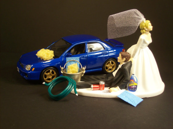 12 Photos of Subaru With Bride And Groom With Wedding Cakes