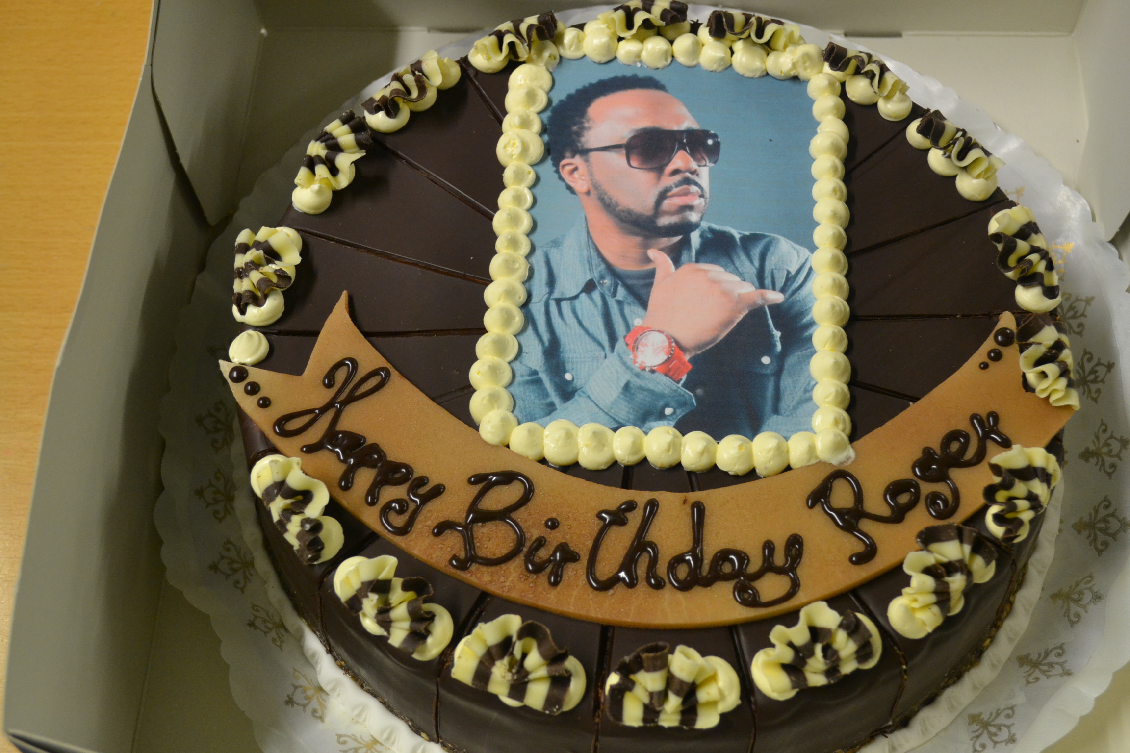 9 Photos of Cool Birthday Cakes For Roger