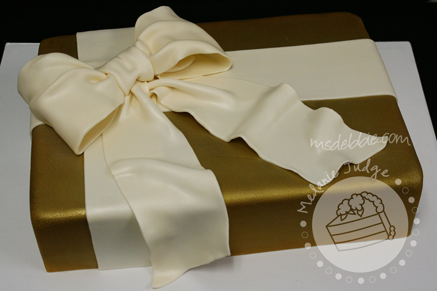 10 Photos of Gold And White Sheet Cakes