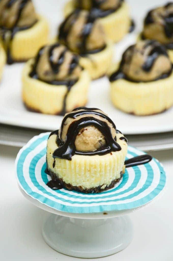 6 Photos of Mini Cheesecakes With Cookie Crust