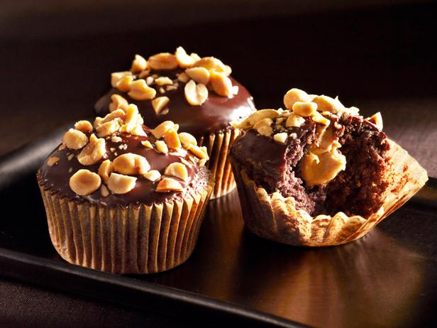 Peanut Butter Cream Filled Cupcakes