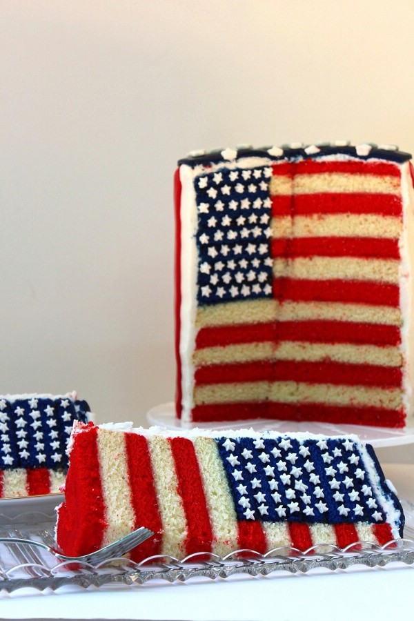 American Flag Stars and Stripes Cake