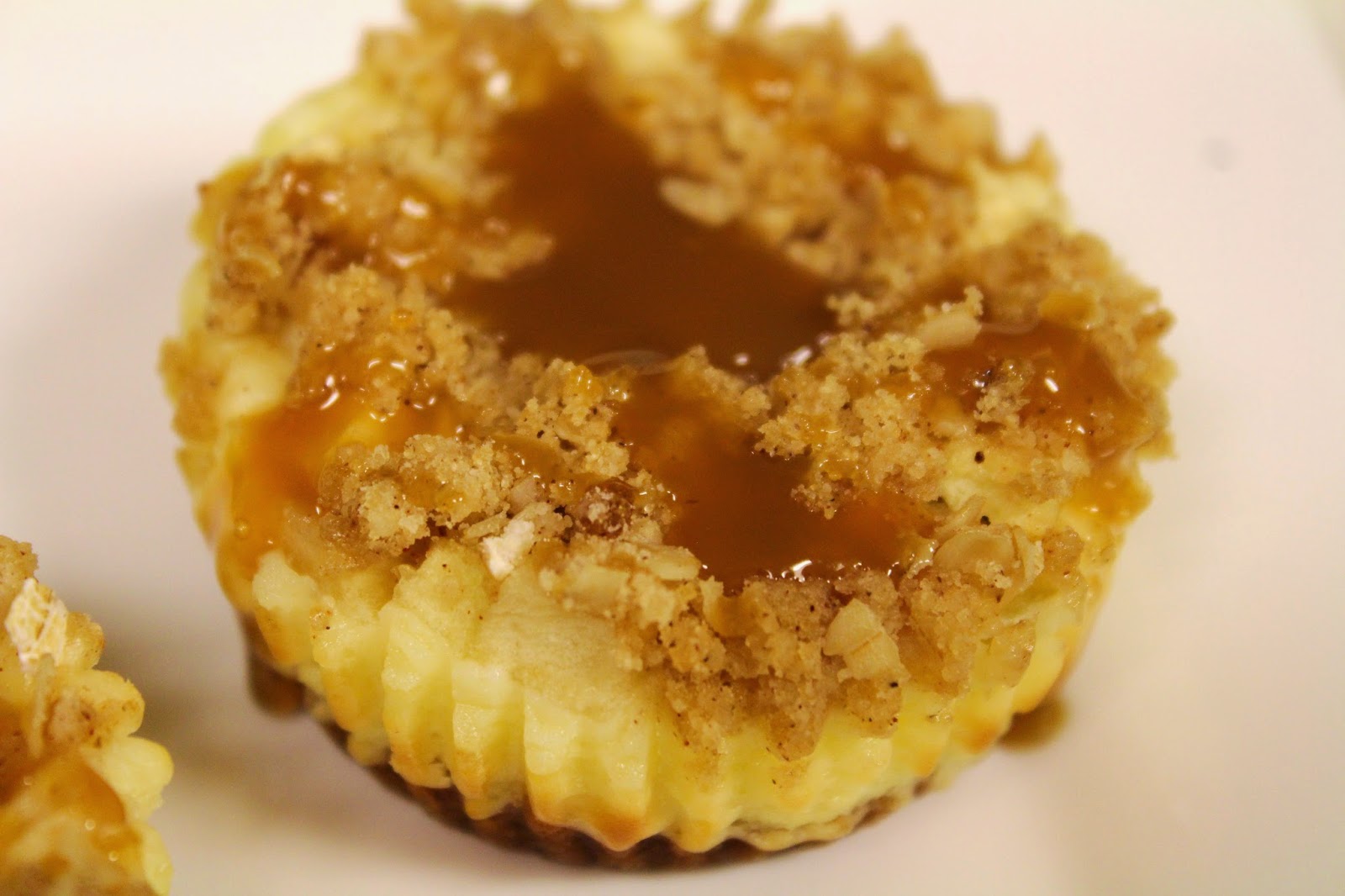 Caramel Apple Cheesecake Cupcakes