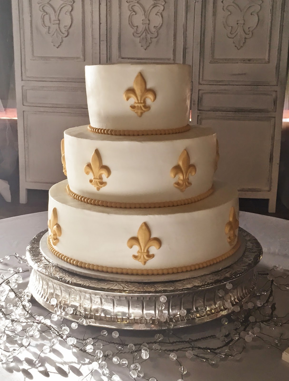 Fleur De Lis Wedding Cake