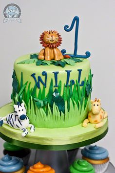 11 Photos of Jungle First Birthday Cupcakes