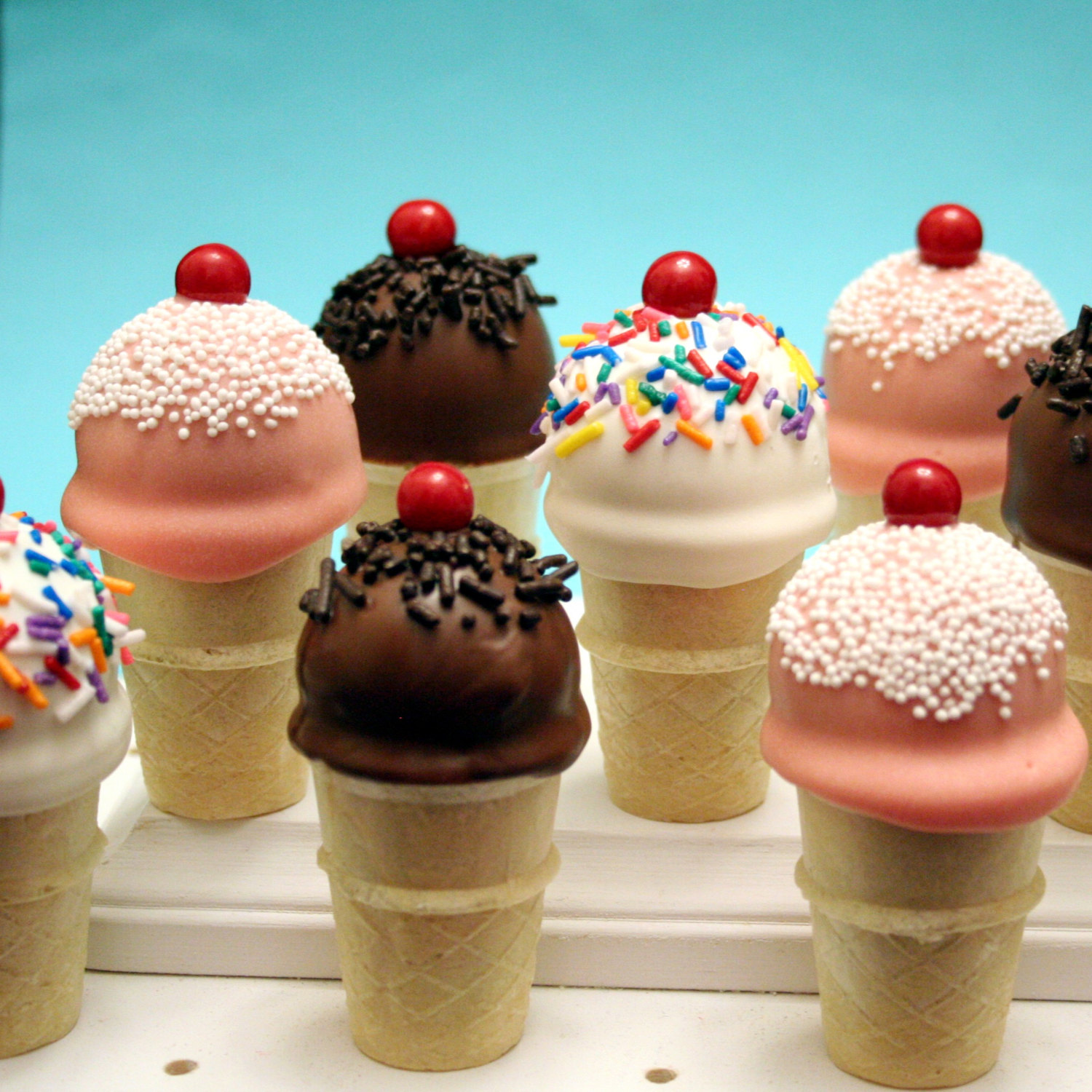 Mini Ice Cream Cone Cake Pops