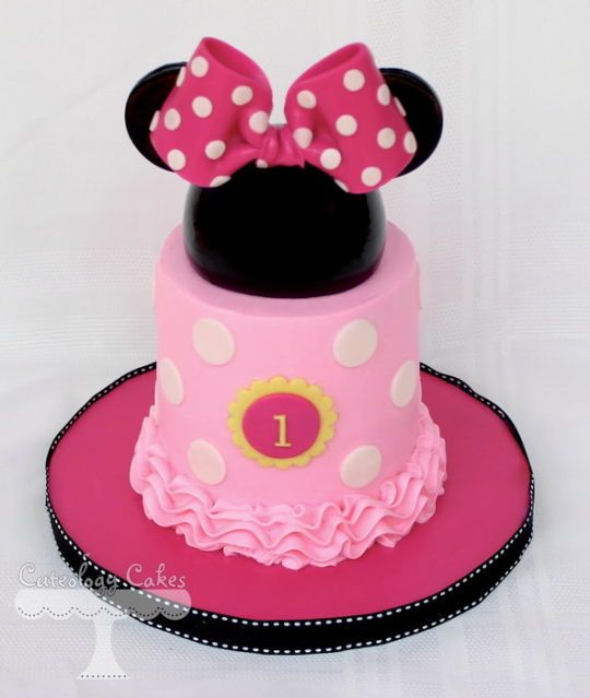 Minnie Mouse Cake