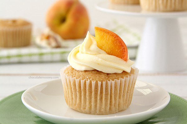 Peaches and Cream Cheesecake Cupcakes