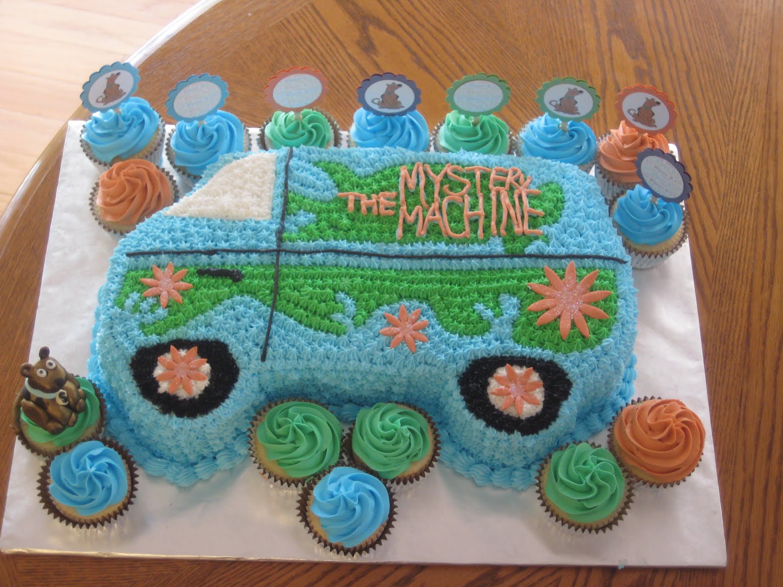 Scooby Doo Cupcake Cake