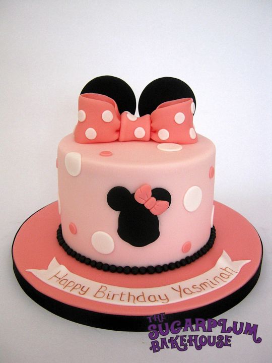 Simple Minnie Mouse Cake